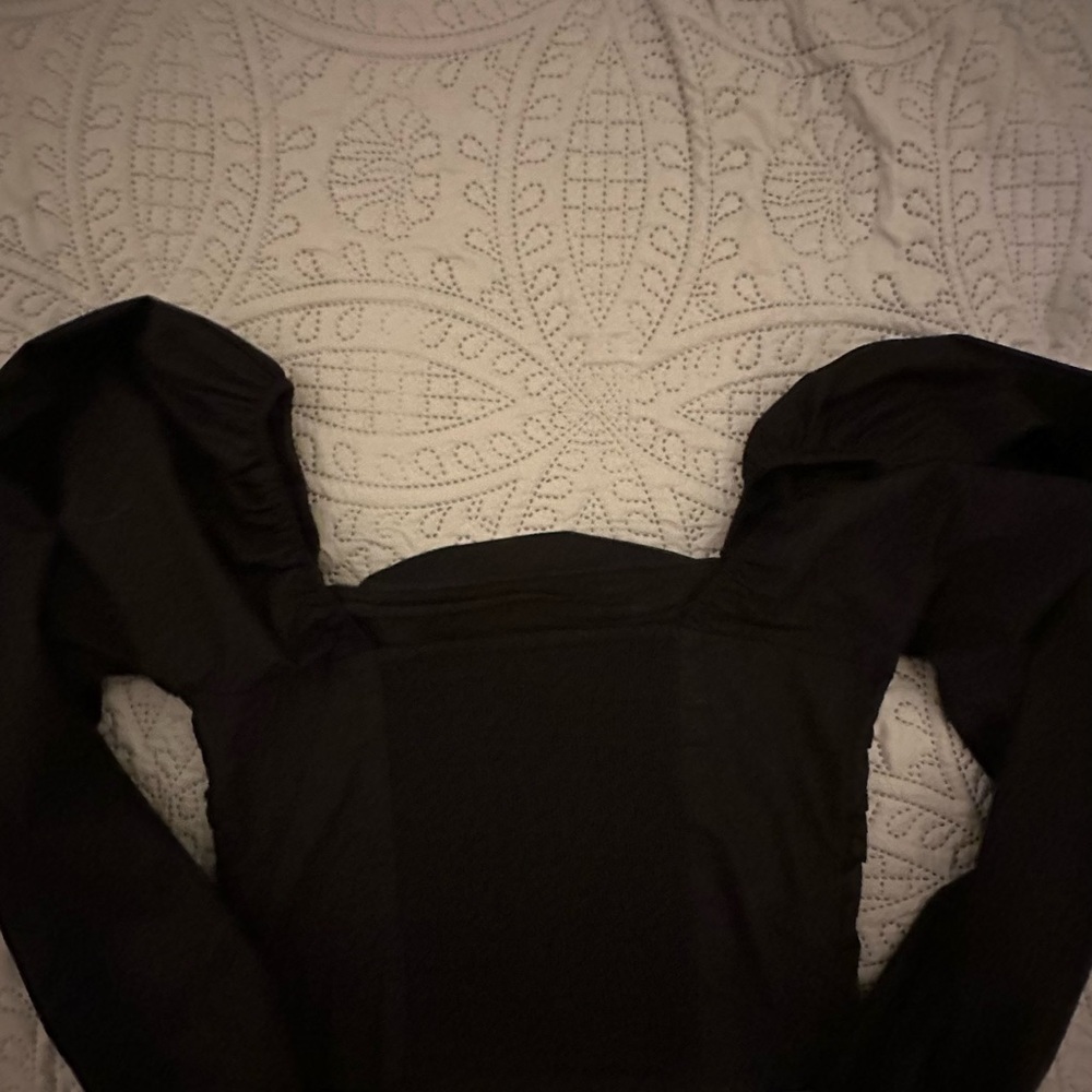 Abercrombie & Fitch Black Long-Sleeve Square Neck Crop Top
